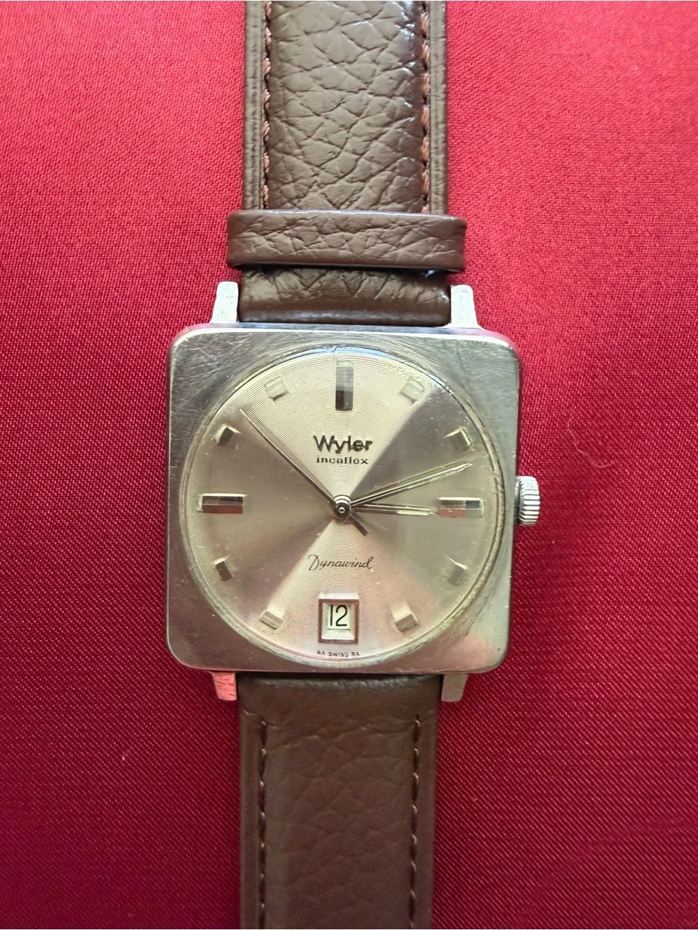 Vintage 1950s Wyler Incaflex Dynawind Cushion Case Swiss Automatic Watch